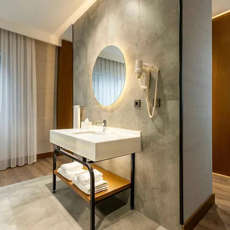 Отель Four Points Flex By Sheraton Cukurambar 3*