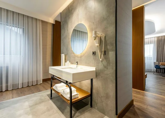 Szálloda Four Points Flex By Sheraton Cukurambar 3*